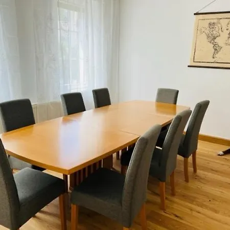 Entzuckende Kleine Vorstadtvilla *