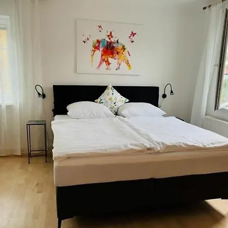 بيت للعطل Entzuckende Kleine Vorstadtvilla